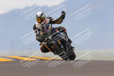 media/Sep-11-2022-SoCal Trackdays (Sun) [[81b7e951af]]/Turn 9 (930am)/